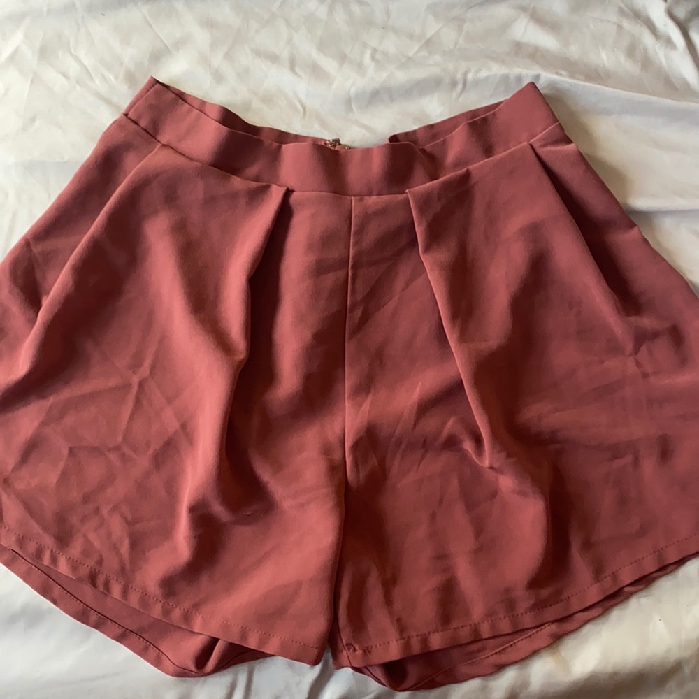 Leith pastel maroon colored high waisted shorts